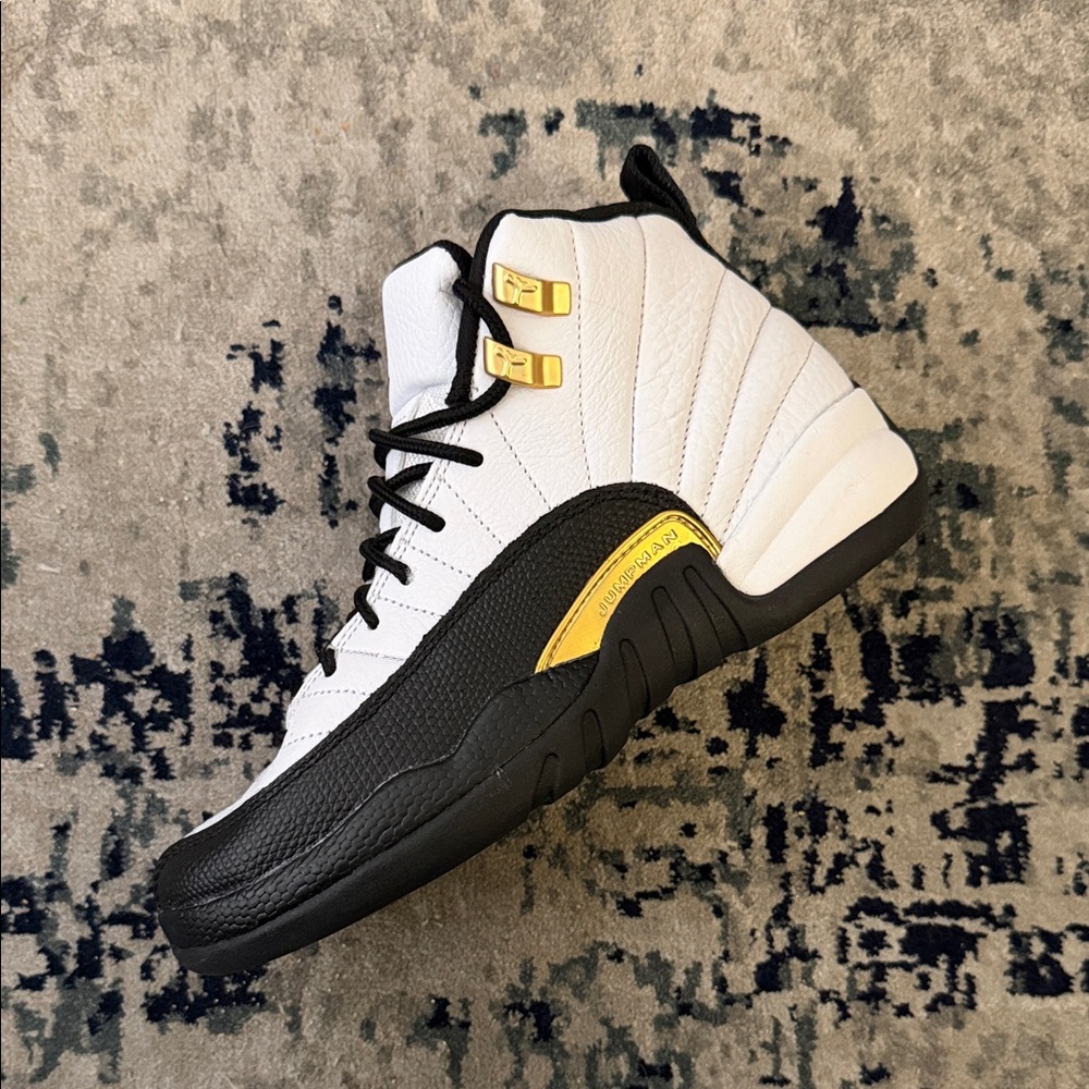 AUTHENTIC 2021 ‘Royalty’ Air Jordan 12 Retro (Kids)